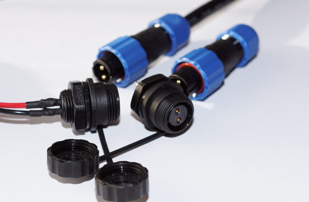 Wasserdichte Stecker und Buchsen