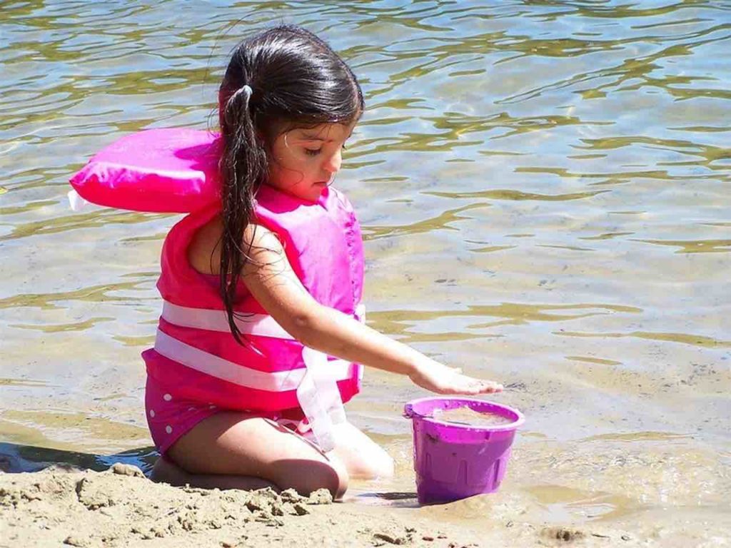 test-schwimmweste-rettungsweste-kinder